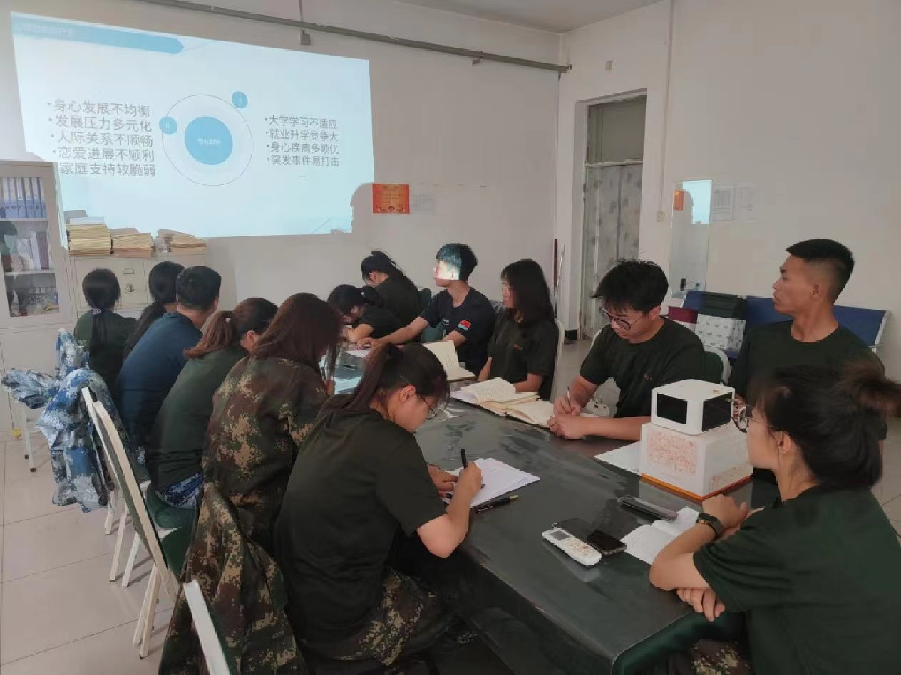 bat365正版唯一官网开展“传帮带”式新入职辅导员培训day3