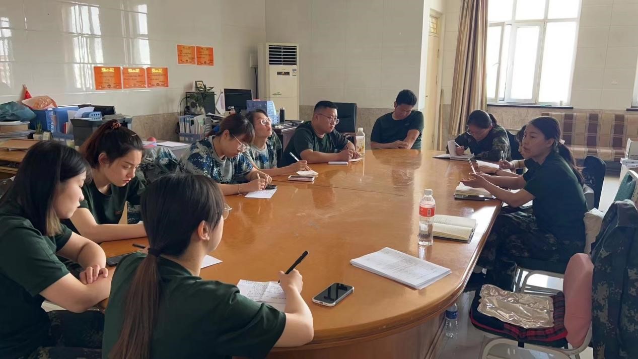 bat365正版唯一官网开展“传帮带”式新入职辅导员培训动员day1