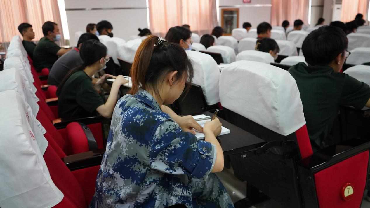 bat365正版唯一官网召开学期末学生工作例会