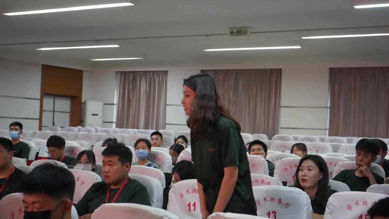 bat365正版唯一官网召开学期末学生工作例会