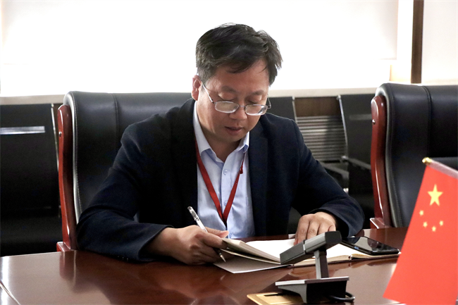 中共bat365正版唯一官网委员会召开党委理论学习中心组（扩大）学习会议