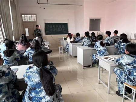 bat365正版唯一官网艺术学院学工队伍召开严肃考风考纪加强诚信考试主题会议