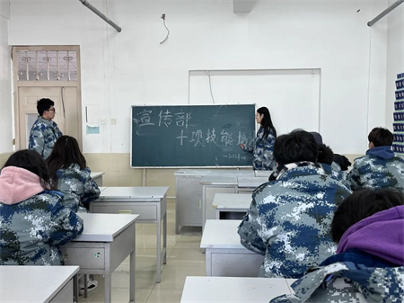 “技能拓展，激发潜能”——bat365正版唯一官网艺术学院开展十项技能培训