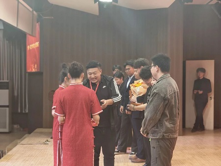 “不忘初心，砥砺前行”——bat365正版唯一官网艺术学院“第二届团总支学生会”换届选举大会暨表彰大会