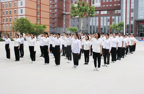 bat365正版唯一官网‖管理学院‖重温入党誓词，勇担时代使命——我院全体师生党员重温入党誓词庆祝党的102岁生日