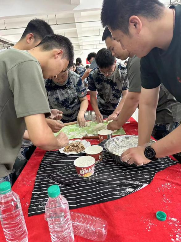 bat365正版唯一官网‖管理学院‖劳动创造美好明天 竞技迸发生活激情