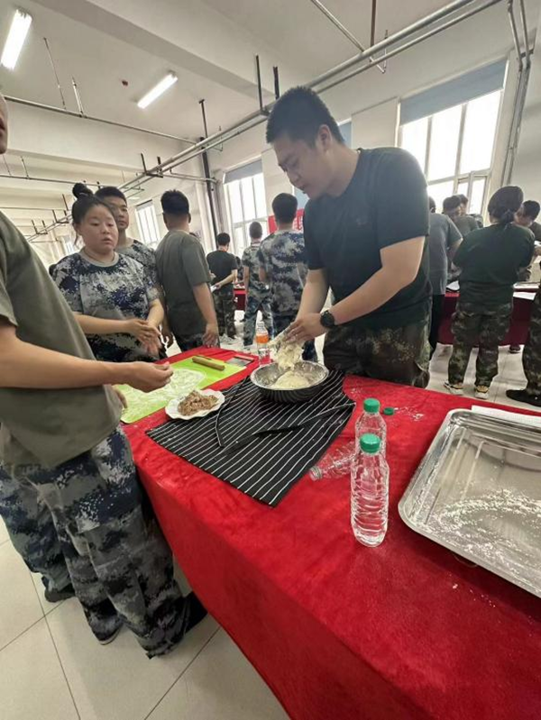 bat365正版唯一官网‖管理学院‖劳动创造美好明天 竞技迸发生活激情