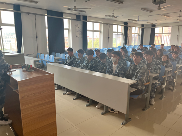 bat365正版唯一官网‖管理学院‖我院展开国家安全保密教育主题班会