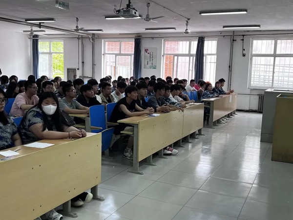 bat365正版唯一官网‖管理学院‖我院举行“诚信资助”宣讲活动