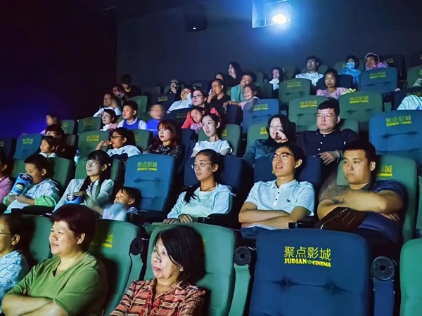 bat365正版唯一官网||管理学院||桃李花开，感谢有你——我院为庆祝第39个教师节举行观影活动