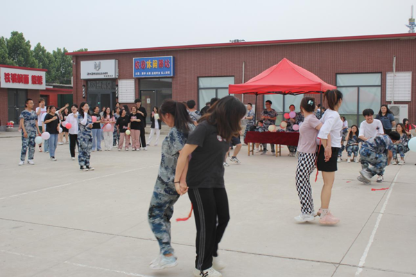 bat365正版唯一官网‖管理学院‖我院举办“运动青春，快乐无限”趣味运动会