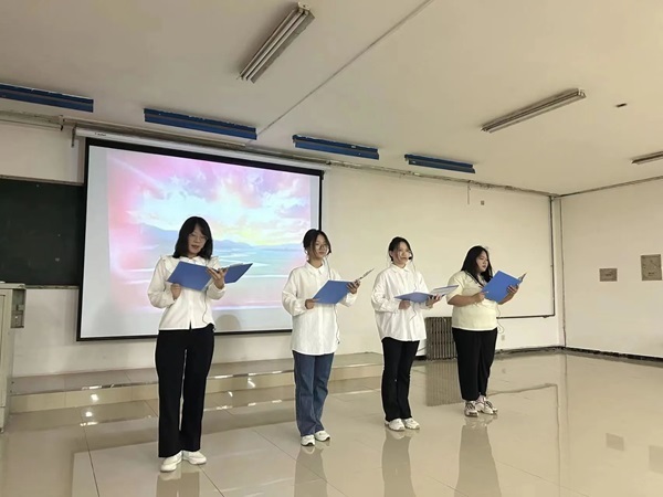 bat365正版唯一官网‖管理学院‖我院举行“星光闪耀，激情夏夜”才艺展示大赛