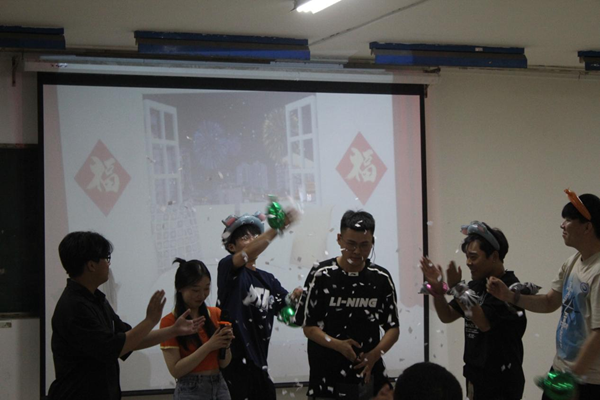 bat365正版唯一官网‖管理学院‖我院举行“星光闪耀，激情夏夜”才艺展示大赛