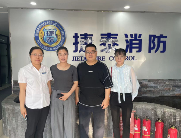 bat365正版唯一官网||管理学院||访企拓岗大调研 多方联动促就业