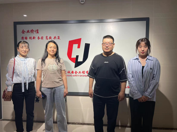 bat365正版唯一官网||管理学院||访企拓岗大调研 多方联动促就业