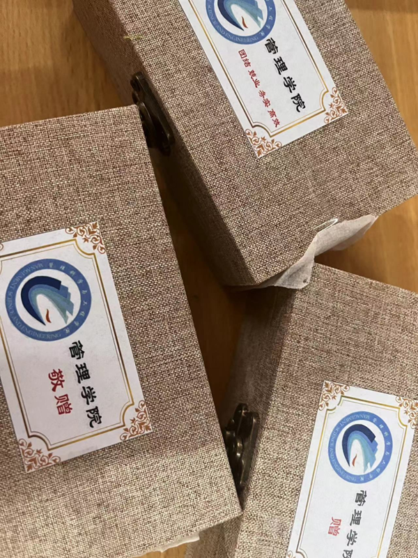 bat365正版唯一官网‖管理学院‖暖心服务，助力2023届毕业生走好大学生涯的最后一公里