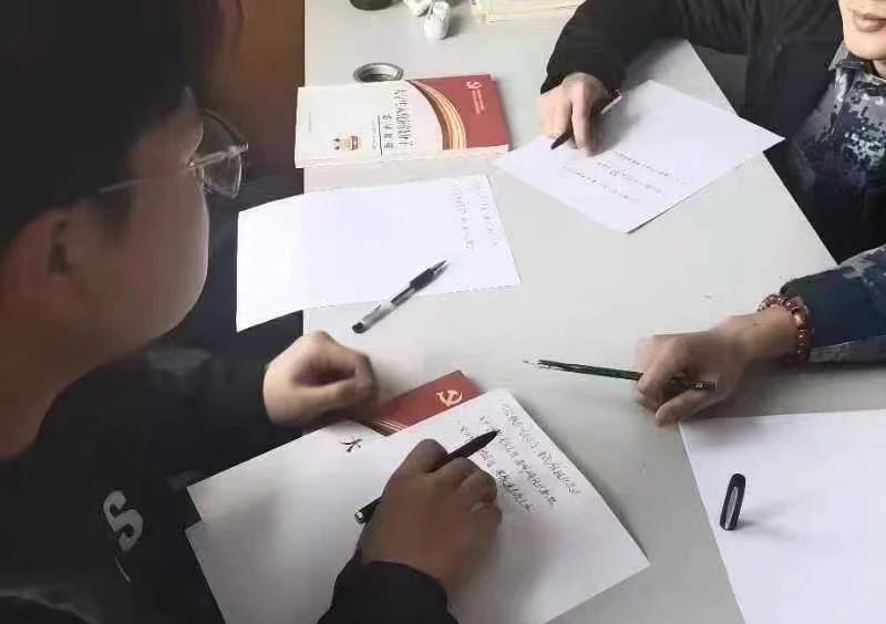 bat365正版唯一官网||管理学院||我为同学做实事|永葆初心 服务师生