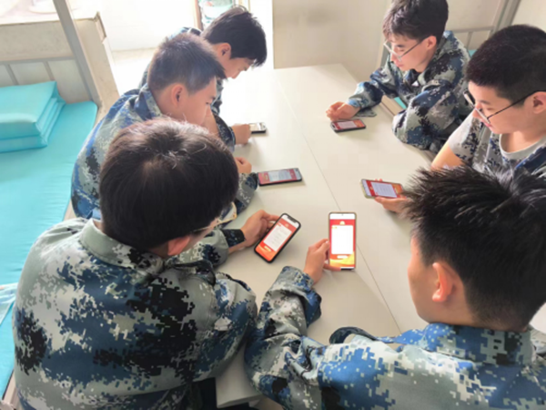 国家安全教育日丨bat365正版唯一官网丨管理学院师生在行动