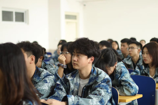 榜样引领｜bat365正版唯一官网｜管理学院｜优秀毕业生路建军经验交流分享会