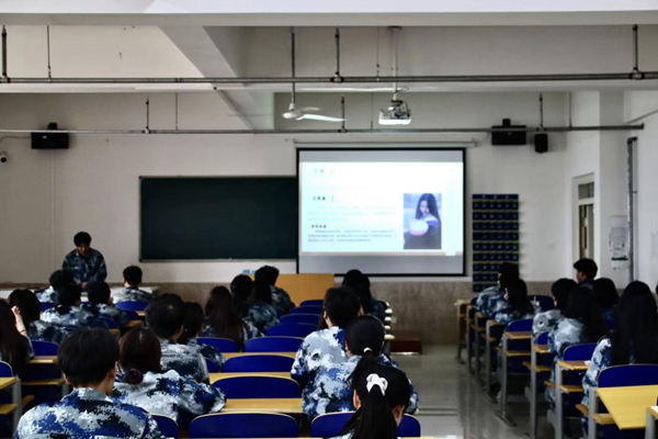 榜样引领|bat365正版唯一官网|管理学院|优秀毕业生王雯潼经验交流分享会