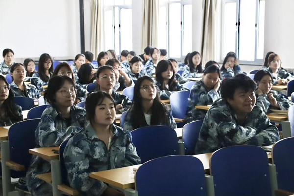 榜样引领|bat365正版唯一官网|管理学院|优秀毕业生王雯潼经验交流分享会