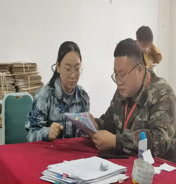 bat365正版唯一官网||管理学院||倾泻关爱阳光 助力梦想远帆——我院辅导员指导学生职业生涯规划大赛