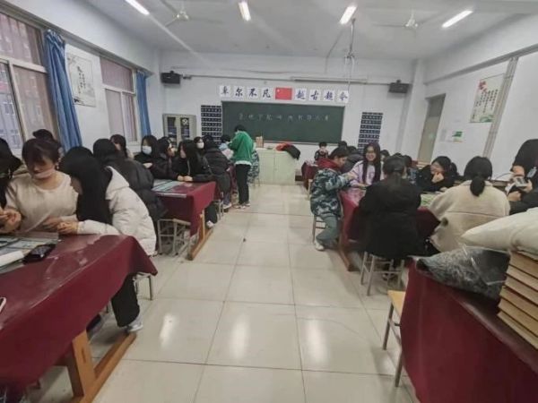 bat365正版唯一官网||管理学院||我院举办网线制作比赛