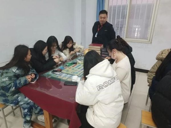 bat365正版唯一官网||管理学院||我院举办网线制作比赛