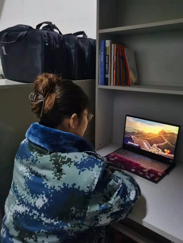 bat365正版唯一官网||管理学院||学习榜样精神，争做先锋模范