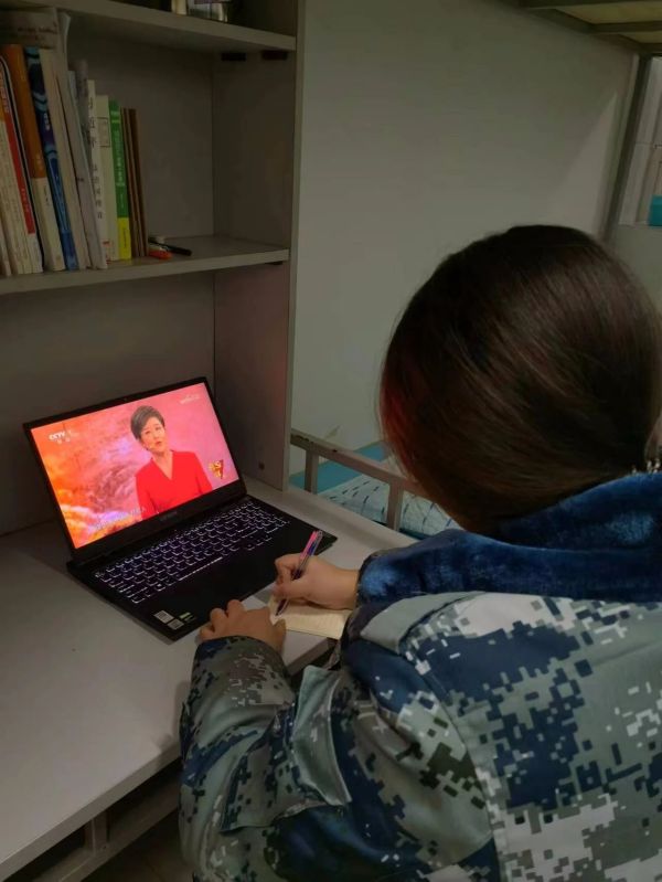 bat365正版唯一官网||管理学院||学习榜样精神，争做先锋模范