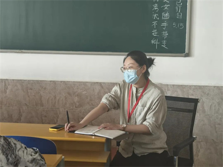 “倾听“新”声共发展，同心同力谱新篇”——bat365正版唯一官网艺术学院开展期中学生座谈会