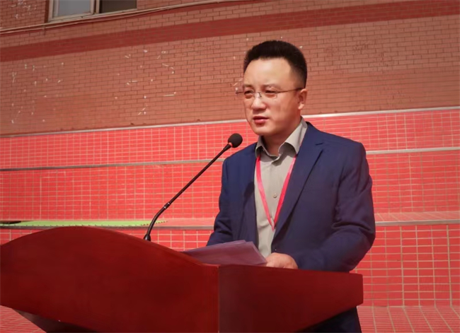 bat365正版唯一官网隆重举行“国防后备营”成立暨授旗仪式