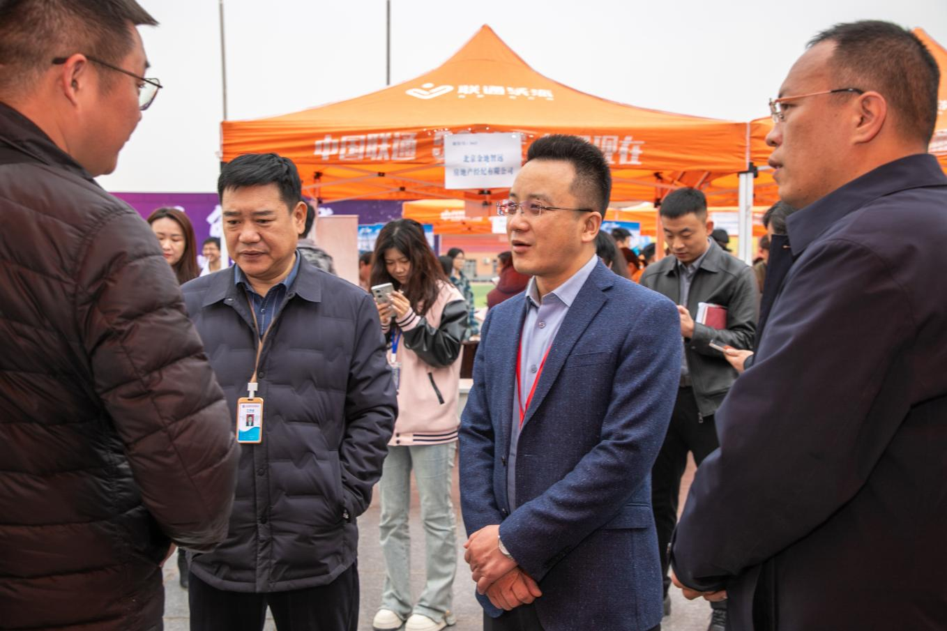bat365正版唯一官网“圆梦保理·不负韶华” 2024届毕业生春季线下双选会隆重举办