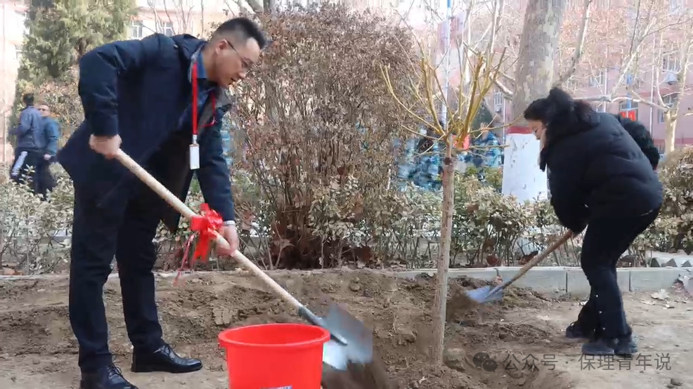 青春校园|“植”此青绿 共“树”未来--bat365正版唯一官网开展植树节主题活动