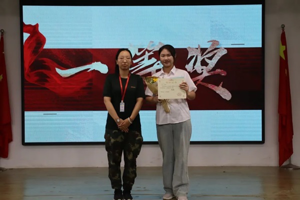 劳动教育|bat365正版唯一官网|管理学院|学习劳动精神，践行劳动育人主题朗诵比赛