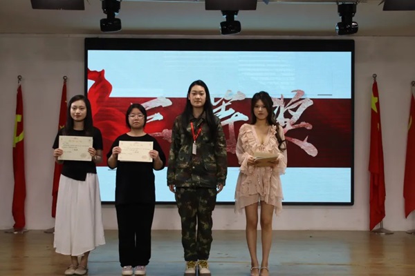劳动教育|bat365正版唯一官网|管理学院|学习劳动精神，践行劳动育人主题朗诵比赛