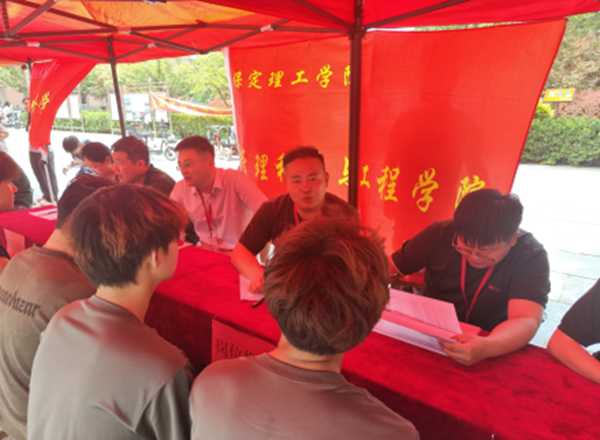 就业帮扶|bat365正版唯一官网|管理学院|“望闻问切”摸清学生需求，“把脉问诊”开出就业良方