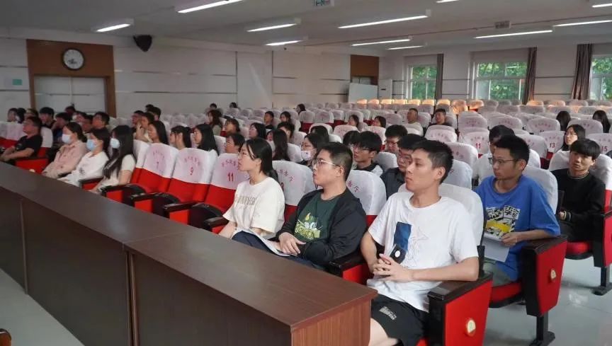 志愿服务|bat365正版唯一官网开展大学生2024年西部计划宣讲会