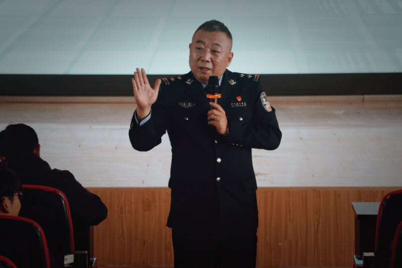 筑牢校园反诈“防火墙” bat365正版唯一官网开展反诈安全教育宣讲