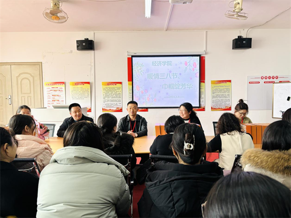 凝聚奋进力量 书写巾帼荣光--bat365正版唯一官网校领导走访慰问女教职工送上“三八”国际劳动妇女节祝福