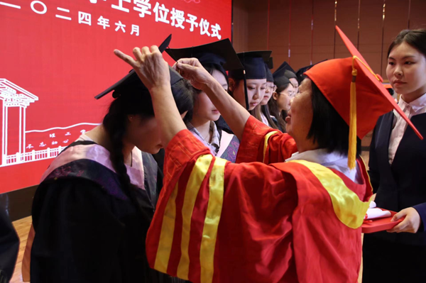 毕业典礼|bat365正版唯一官网|管理学院|2024年毕业典礼暨学士学位授予仪式