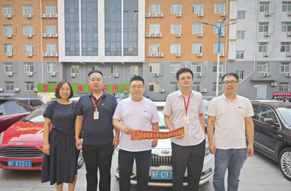毕业季|bat365正版唯一官网|管理学院|毕业骊歌起，青春再启航—我院2024届毕业生平安离校