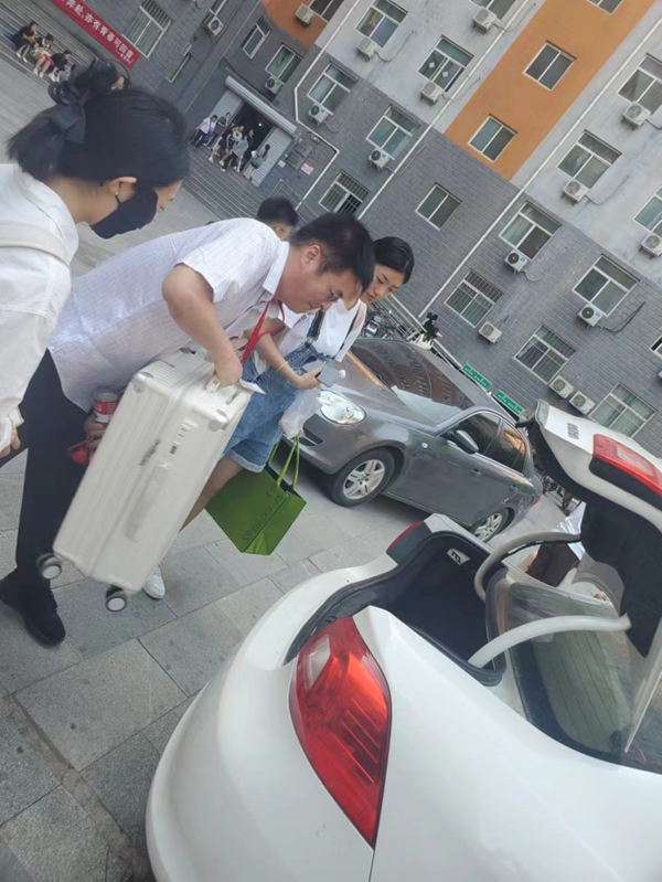 毕业季|bat365正版唯一官网|管理学院|毕业骊歌起，青春再启航—我院2024届毕业生平安离校