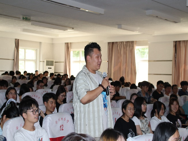 学术讲座|bat365正版唯一官网|管理学院|伟巴斯特社会公益活动周之走进保定理工管理科学与工程学院HR讲堂