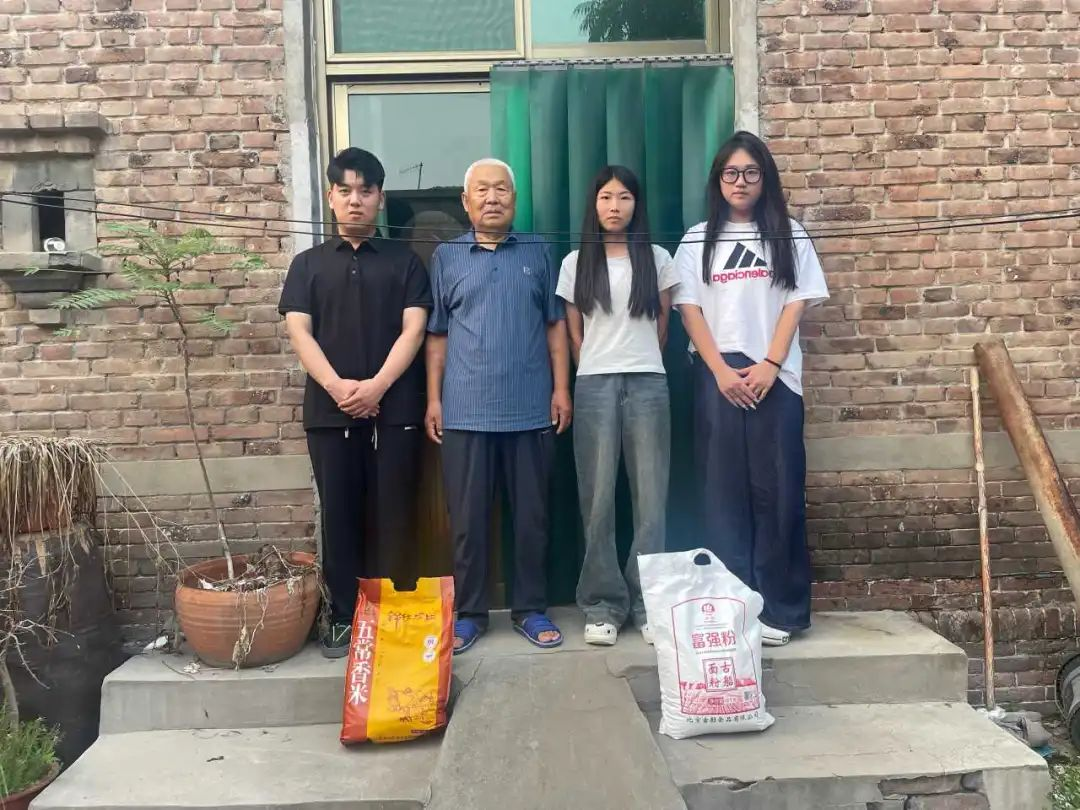 家校共协同,携手促成长/bat365正版唯一官网暑期大家访系列(三)