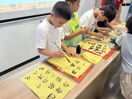 社会实践(十七)|七彩假期护童梦,情暖童心传文明①——bat365正版唯一官网经济学院“三下乡”社会实践