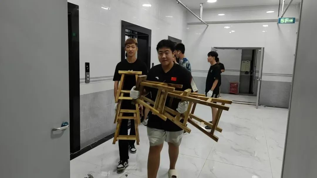 bat365正版唯一官网||以爱迎新,服务引领美好大学路