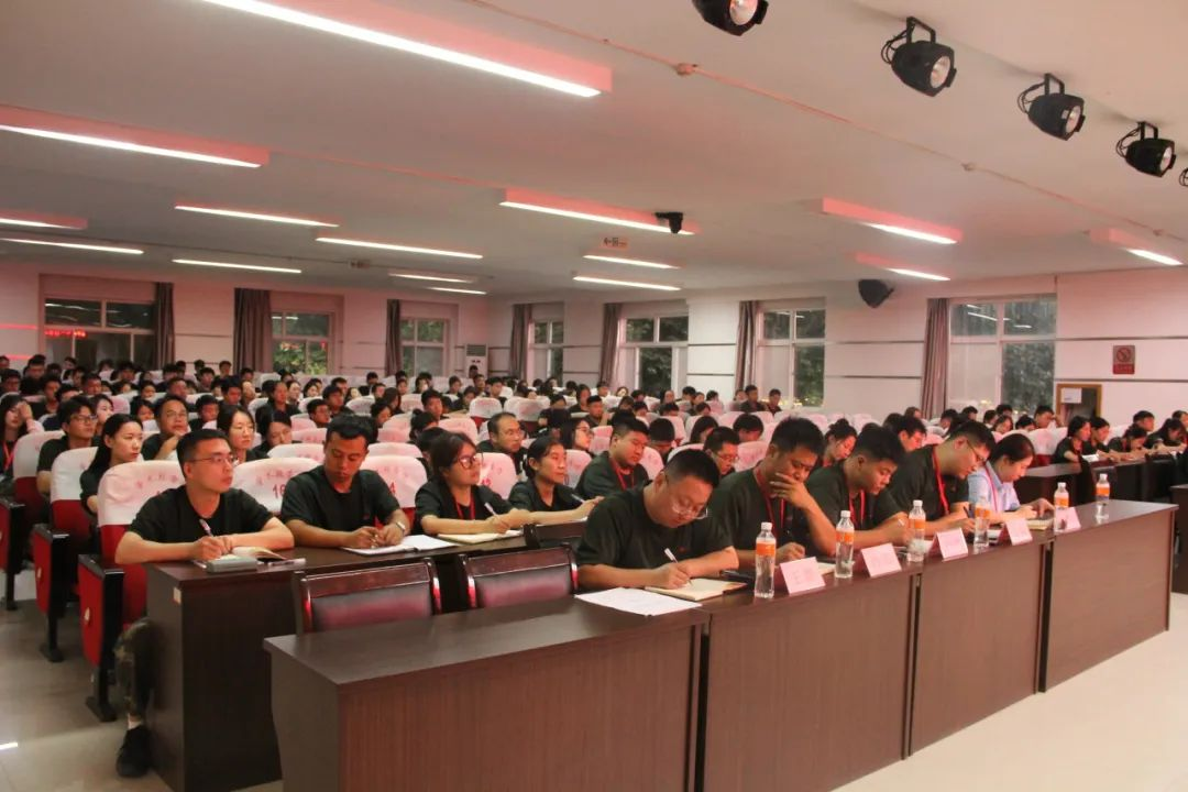 bat365正版唯一官网||行远自迩,笃行不怠——2024-2025学年学管干部第一次培训会