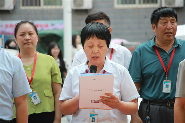 青云直上九霄去 他日凌云最有声——我校工会隆重举办喜送毕业生活动