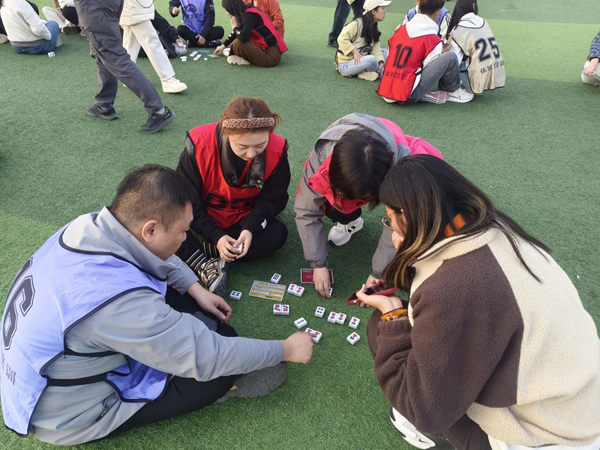 高校素质拓展活动|bat365正版唯一官网|管理学院|凝聚团队力量 绽放青春风采